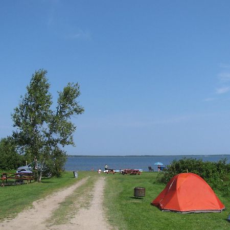 Complexe d'hébergement la Maison touristique Dugas Caraquet Exterior foto