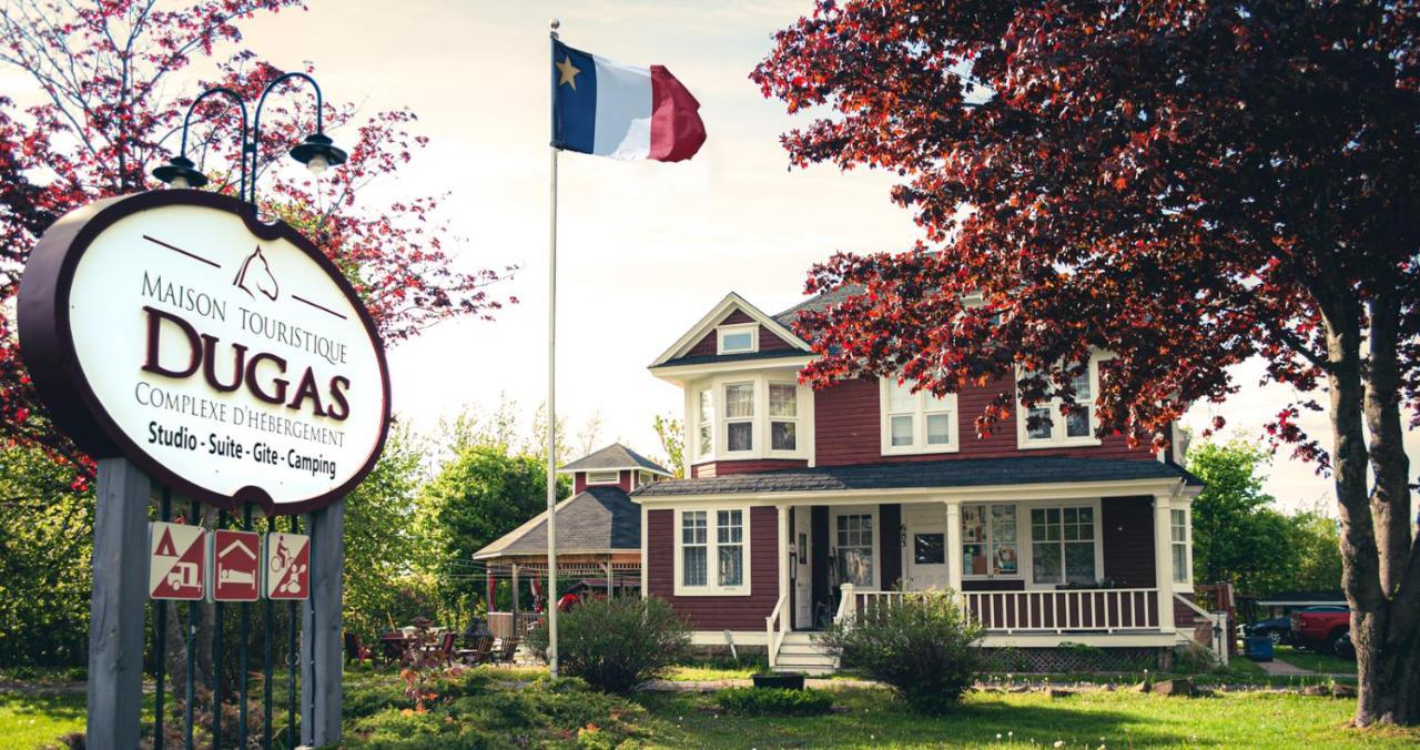 Complexe d'hébergement la Maison touristique Dugas Caraquet Exterior foto