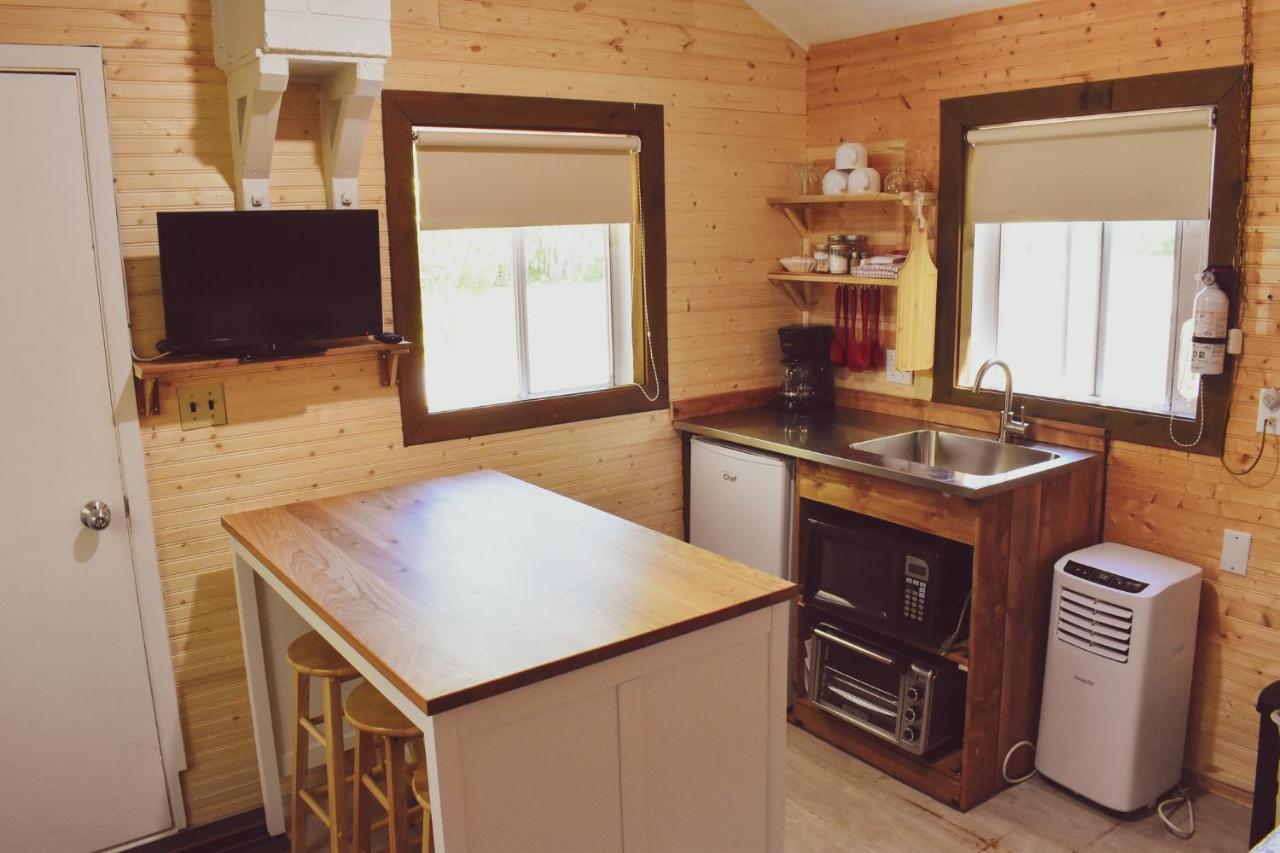 Complexe d'hébergement la Maison touristique Dugas Caraquet Exterior foto